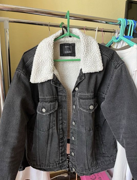 Продам утеплену джинсовку