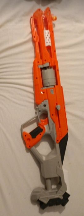 nerf accustrike do zabawy