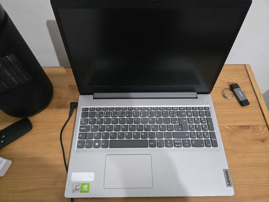 Vendo ou troco Portátil Lenovo i5 10ª 20GB RAM SSD 250gb + Gráfica MX330