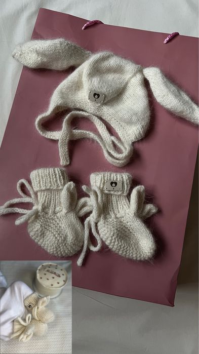 Шапочка та носочки