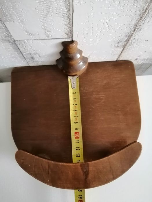 Ładny drewniany ścienny kwietnik - PRL