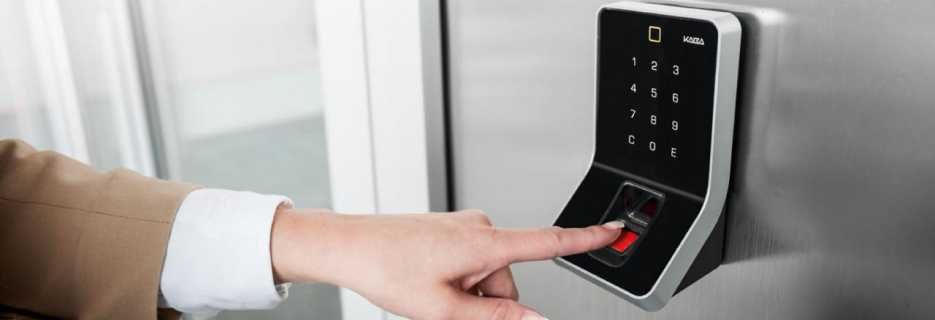 Установка домофонов, кодовых и магнитных замков под ключ.