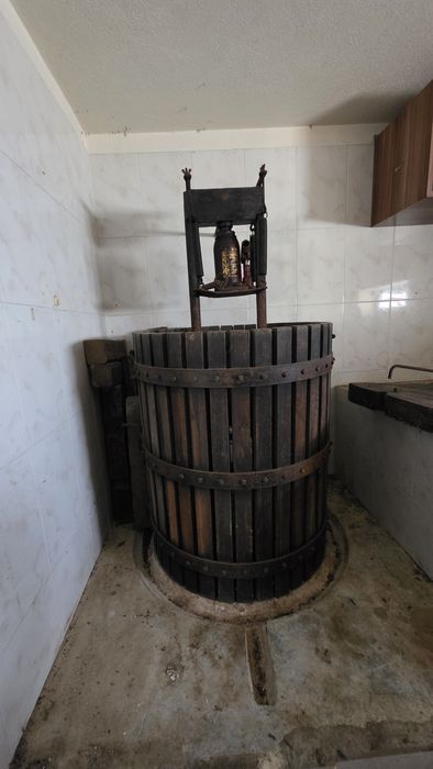 Prensa de vinho com acessórios