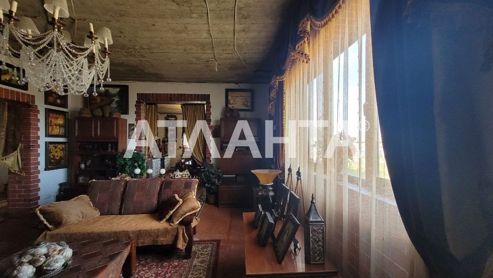 Будинок в Остриці