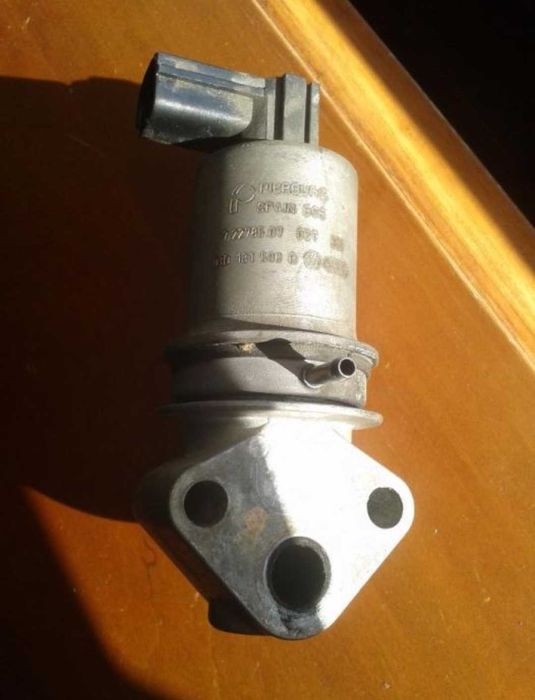 Válvula EGR Original AVARIADA Seat Ibiza 1.2 gasolina do ano de 2003