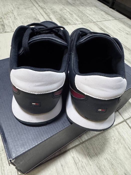 Шкіряні кросівки Tommy Hilfiger
