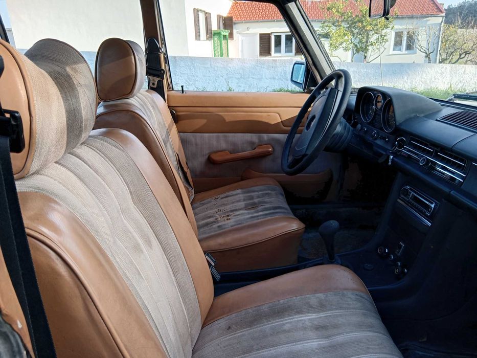 Mercedes W115 220D 1975