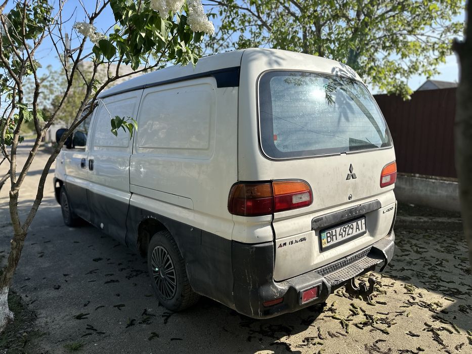 Mitsubishi L400 бусик