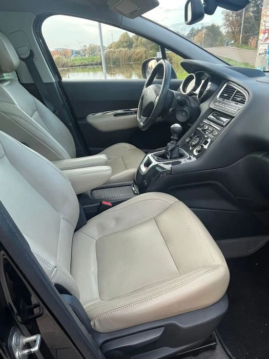 Peugeot 5008 Peugeot 5008 7 os.