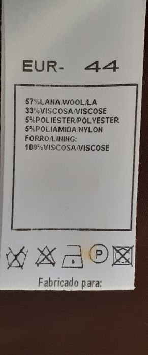 Casaco curto cor de café