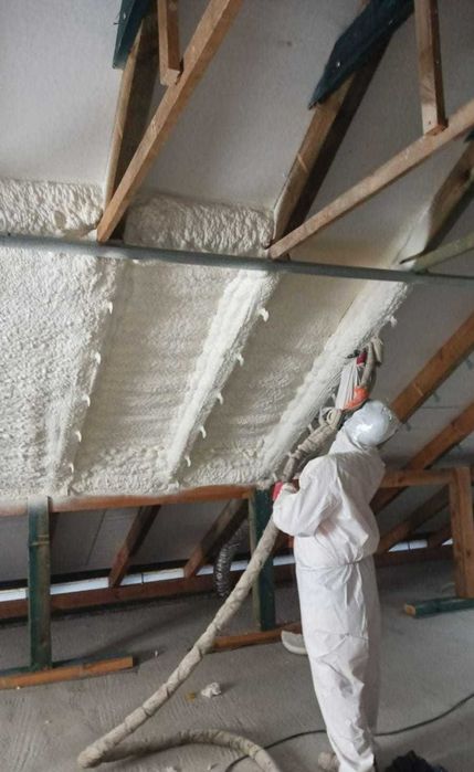 Piana PUR, Ocieplenie poddasza, ocieplanie piana, izolacja pianką