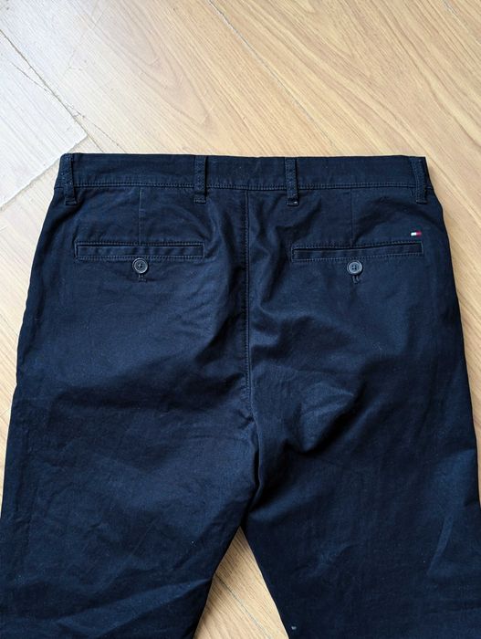 Chinosy Tommy Hilfiger Slim Stretch 30x30 czarny - używany, stan idealny