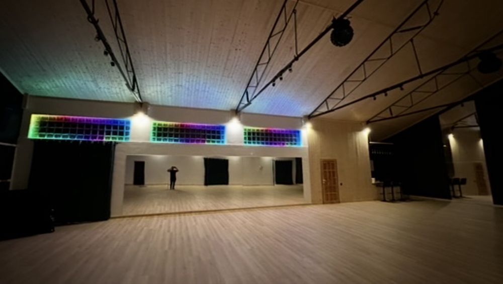 Sala taneczna -treningowa -muzyczna -fitnes