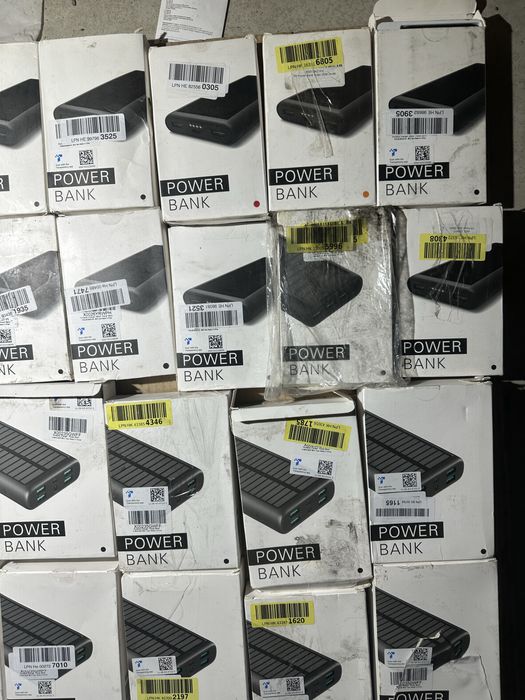 Повербанки 26800mAh на сонячних панелях Fast Charging