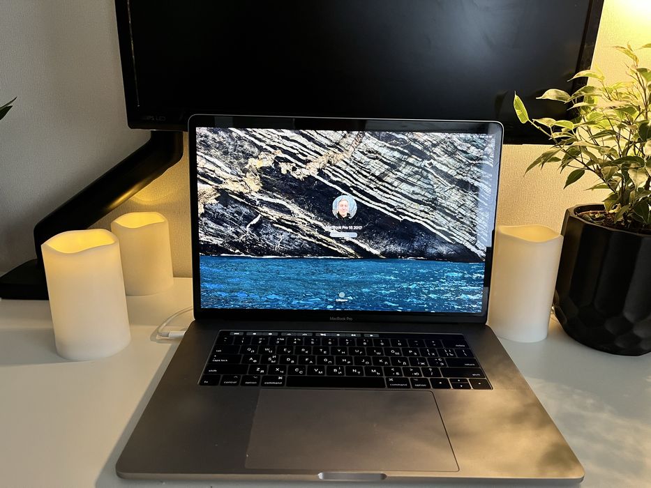 MacBook Pro 15" 2017 Space Grey 16GB/512GB з Touch Bar