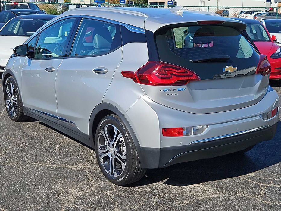 Chevrolet Bolt EV      2021