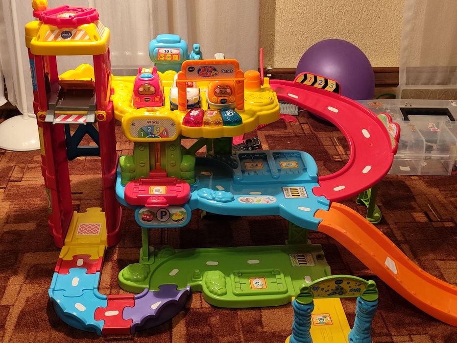 Garaż Vtech + 3 samochodziki vtech