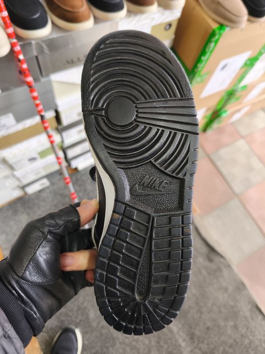 Продам фірмові кросівки NIKE!,