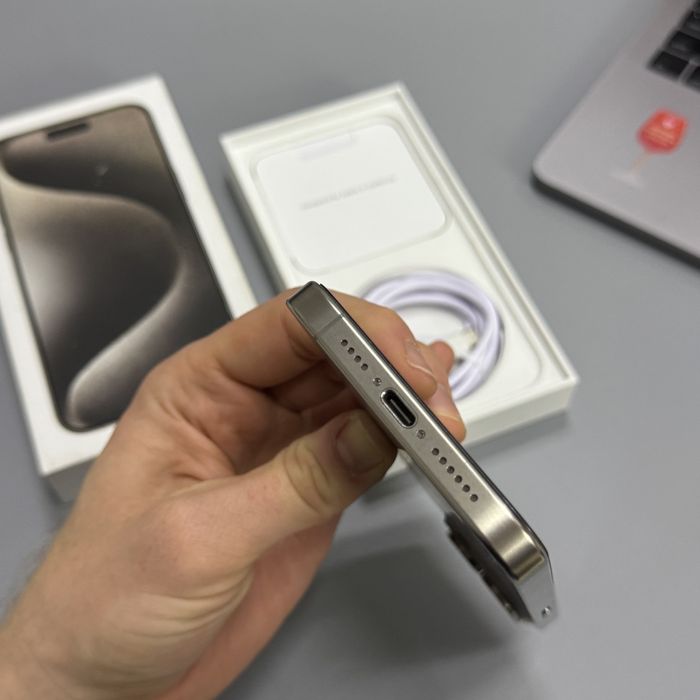 Продам iPhone 15 Pro Max 256 GB Natural Titanium NeverLock фіз. сім EU