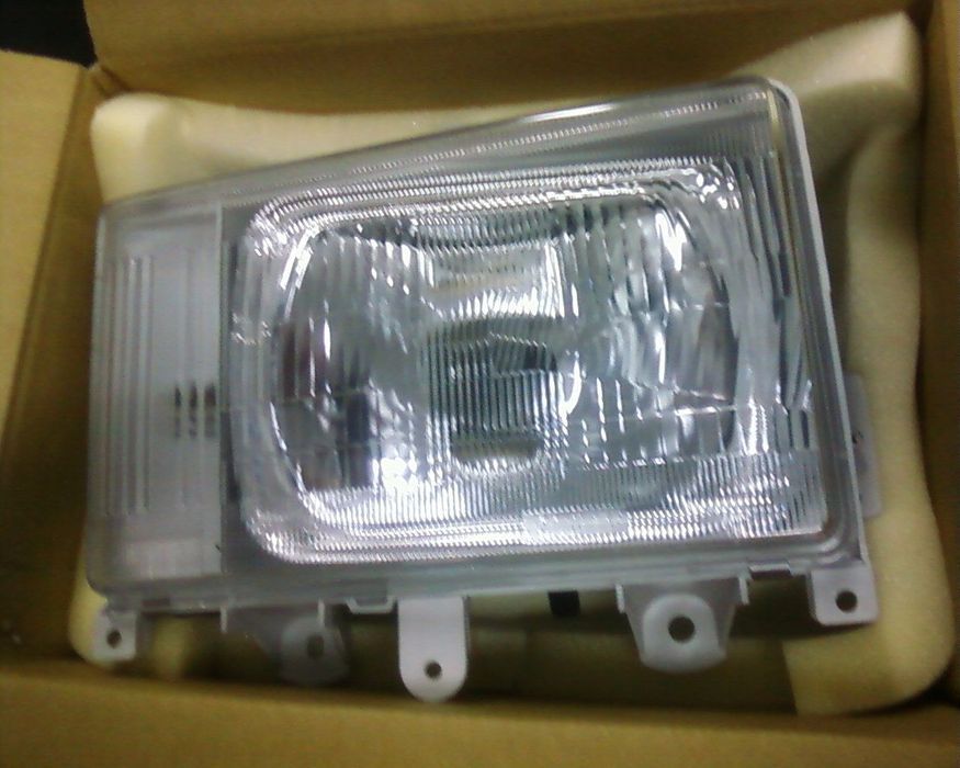 Faróis da frente Mitsubishi Canter FE331 e FE444 NOVOS