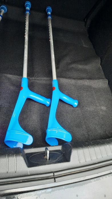 Милиці, сучасні, європейські.