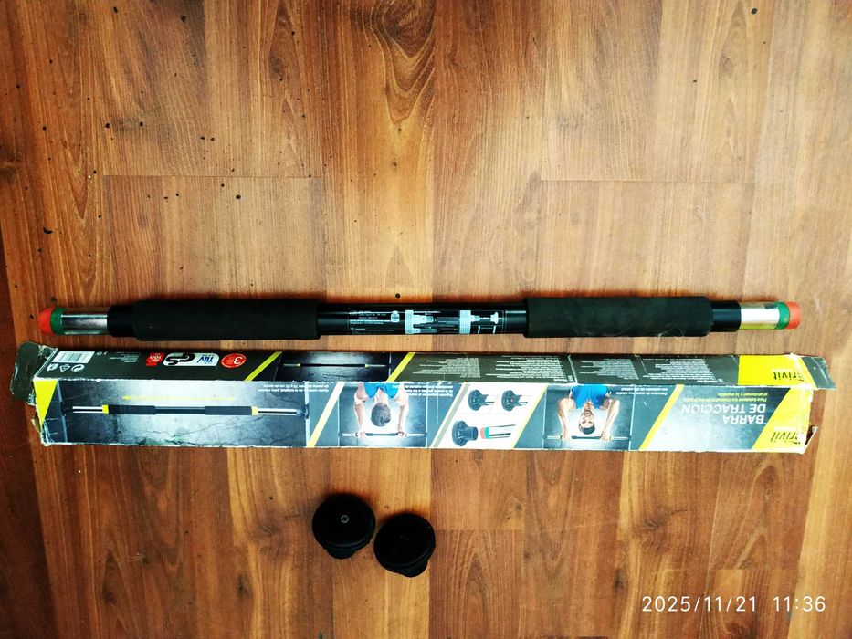 Door-Mounted Pull-Up Bar438775119831388162