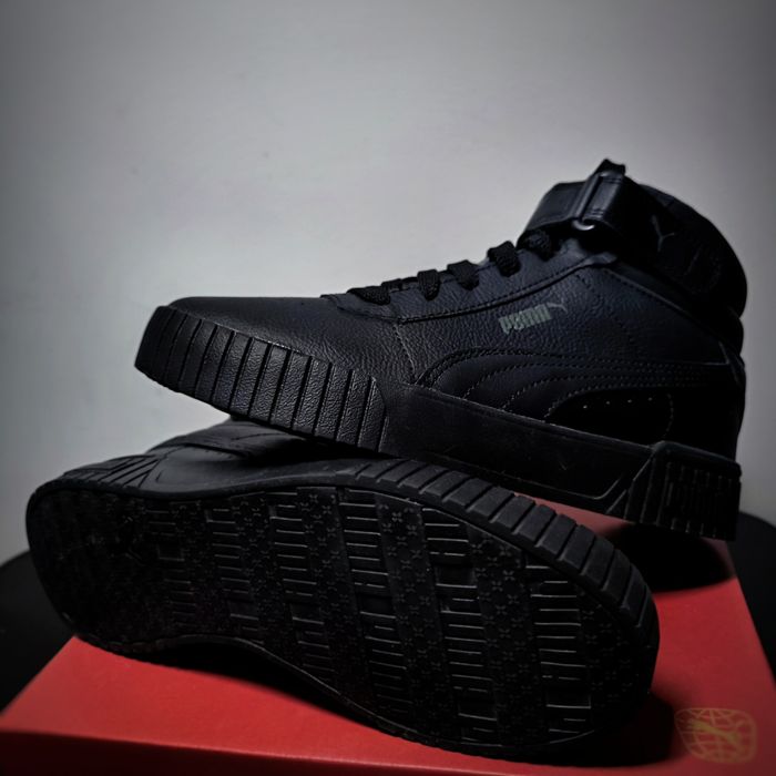 Puma Carina 2.0 Mid 38 jak nowe