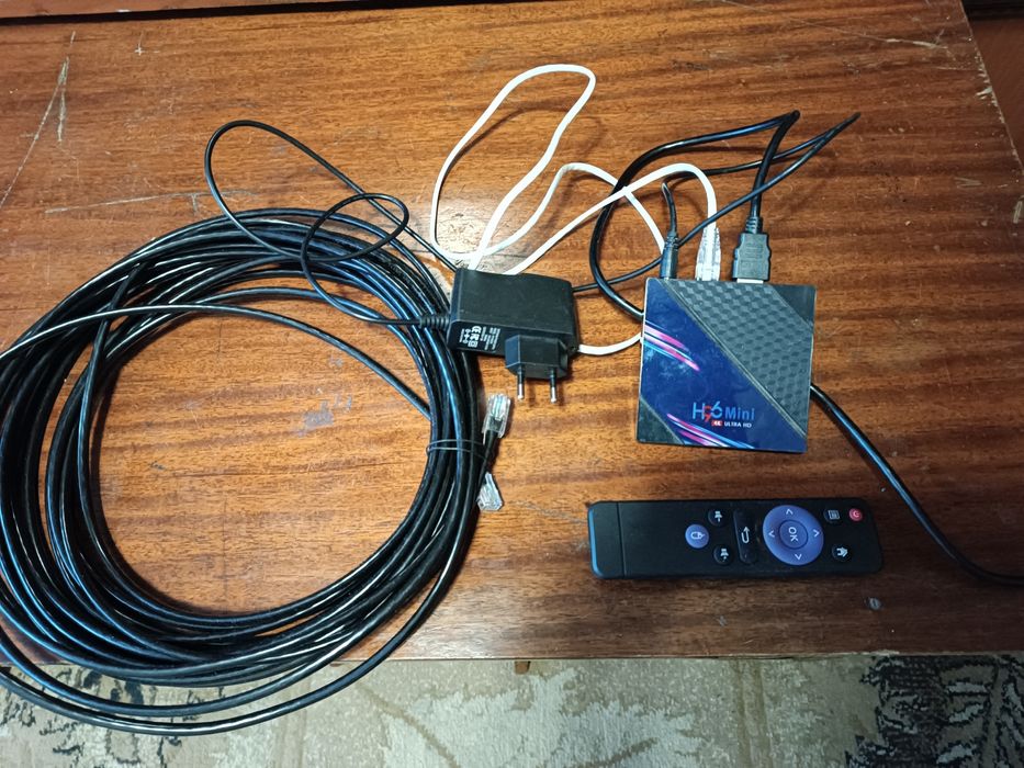 Смарт приставка на 8 Андроиде плюс ...