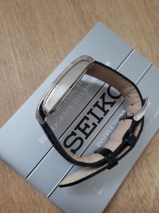 SEIKO SNT009P1 tank retrograde reverse panda NOWY