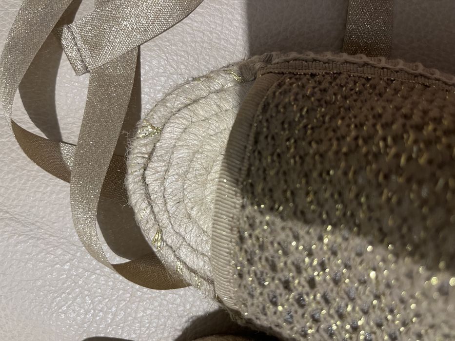 Złote espadryle 38 nowe / buty na koturnie