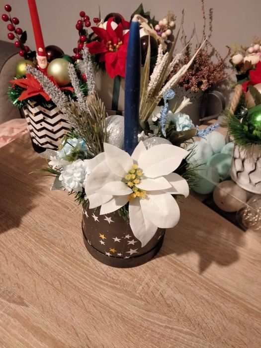 Świąteczny stroik flower box bożonarodzeniowy