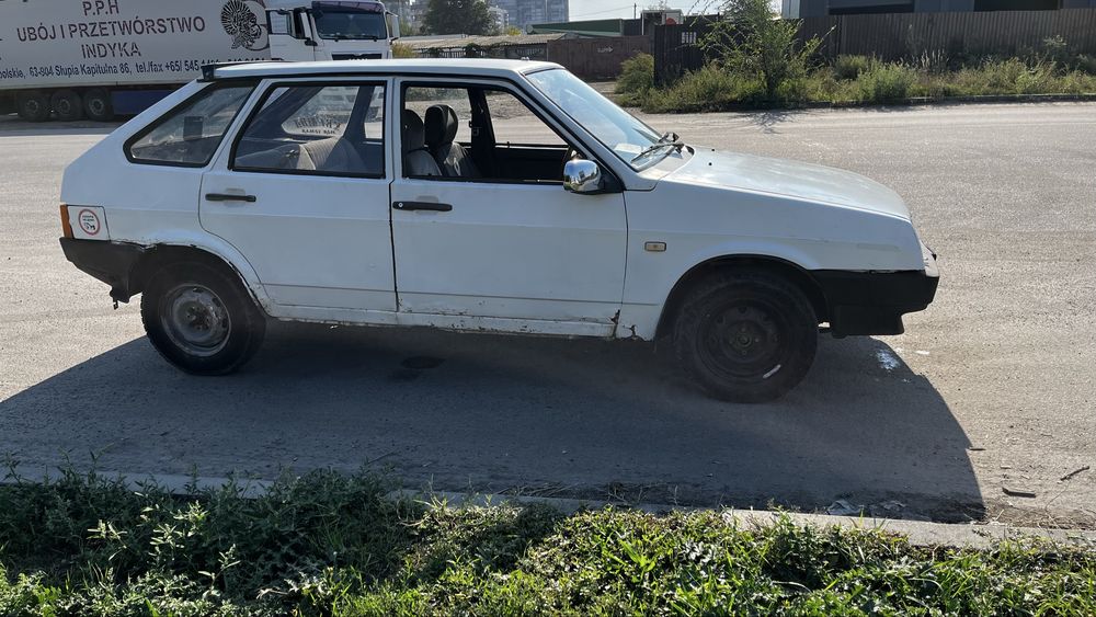 Продам хорошую машину