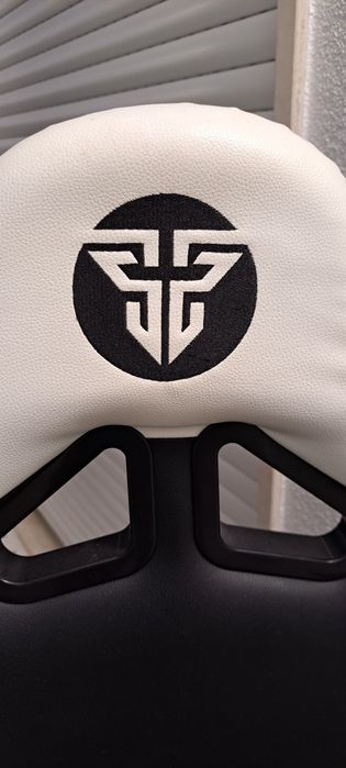 Cadeira gaming Fantech GC182