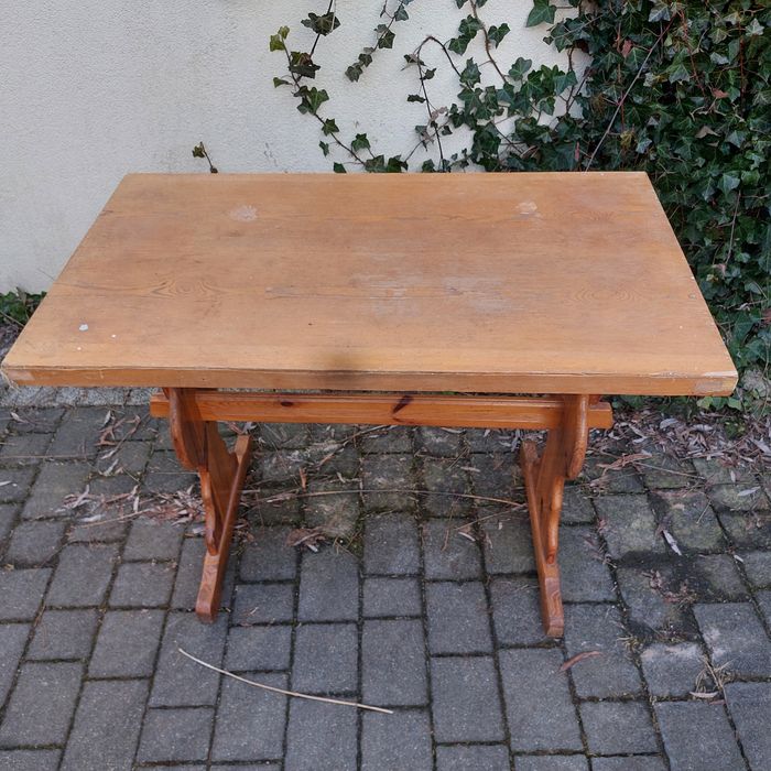 Solidny stół z litego drewna - do odświeżenia / do warsztatu