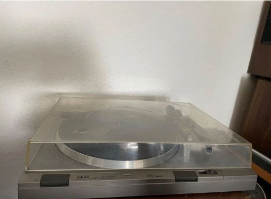 Gramofon AKAI AP-D210