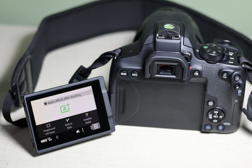 Canon EOS 850D + Yongnuo 100mm