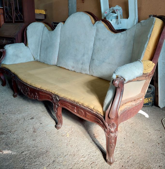 Canapé imponente D. José, dá época.