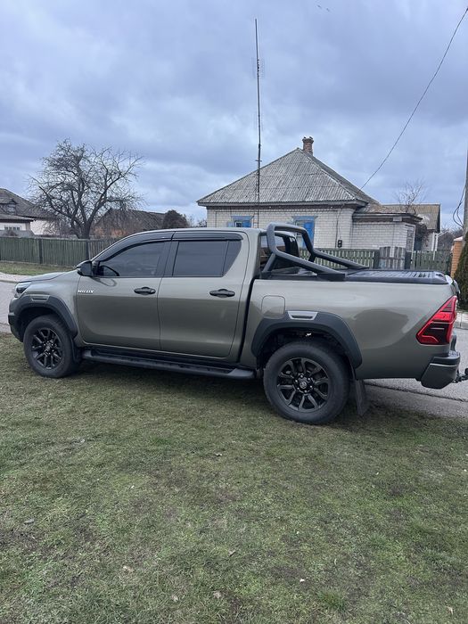 Toyota Hilux 2021 року, комлектації Legend