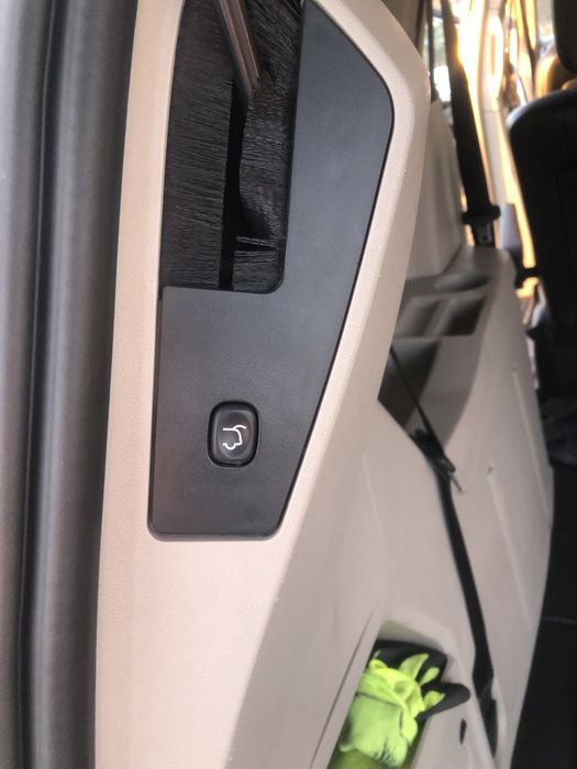 Chrysler town country