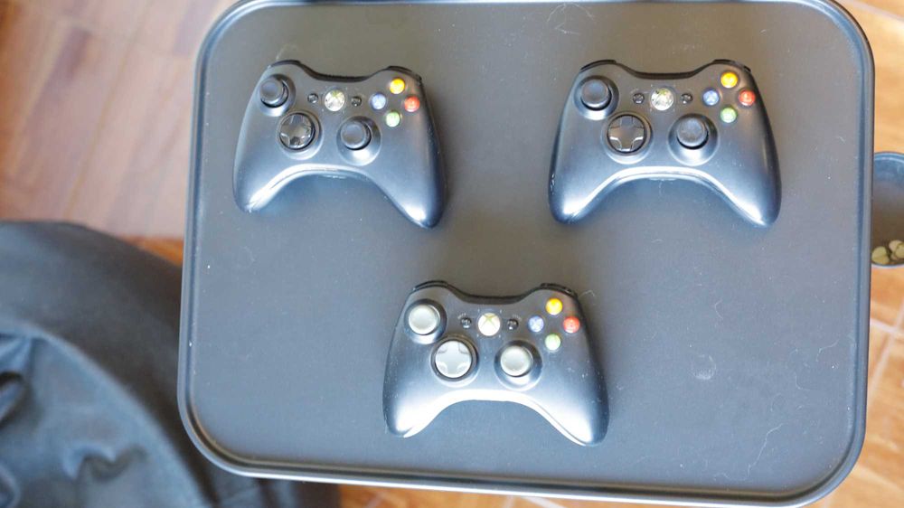 Xbox 360 Elite 120GB, comandos, jogos-Vendo em conjunto ou separado