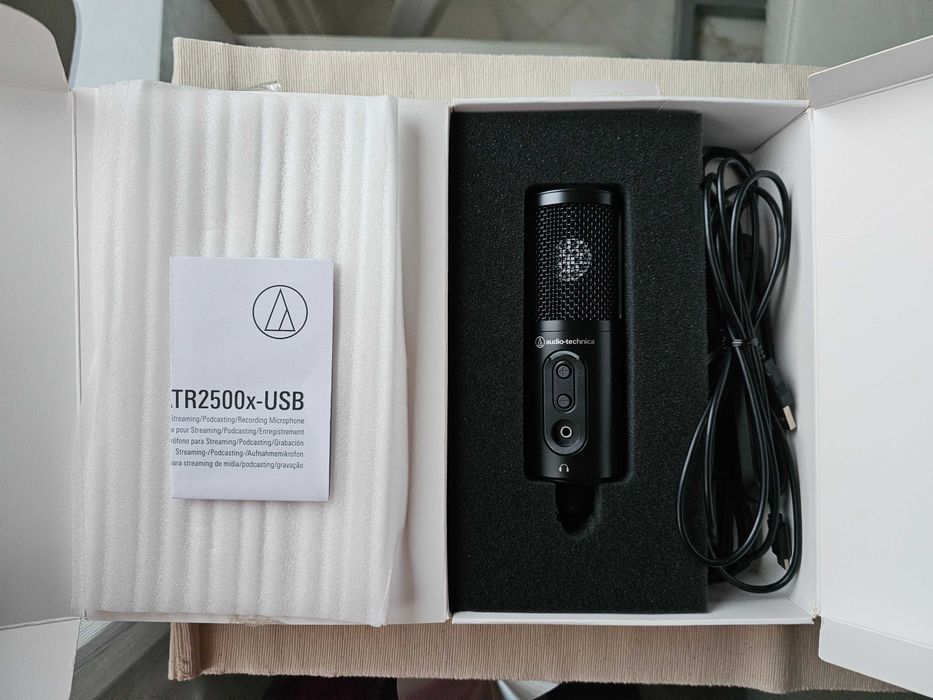 Audio-Technica 2500x-USB Microphone and Adjustable Microphone Stand64563994550529122