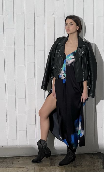 Sukienka Flow — lekka jak powietrze, mocna jak obraz