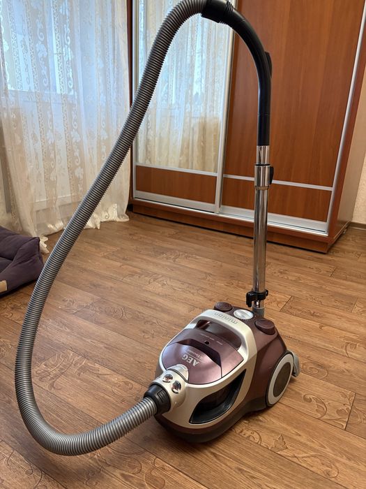 Продам пилосос minion