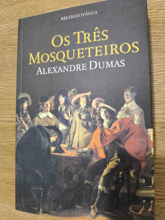 A Divina Comédia Dante Crime e Castigo Fiódor Os Três Mosqueteiros Dumas As Viagens de Gulliver Adeus às Armas Hemingway As Aventuras de Huckleberry