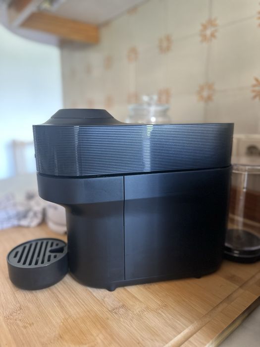 Máquina de Café Nesspresso Pop Black