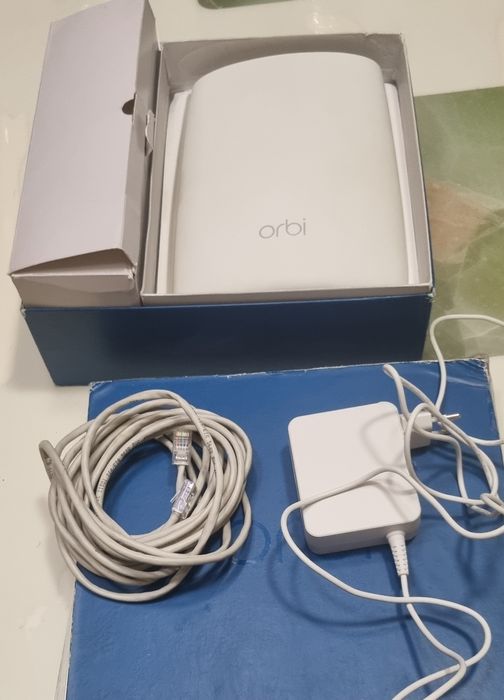 Продам   роутер 2-x диапозонный  Netgear Orbi RBS 50  гигабитный