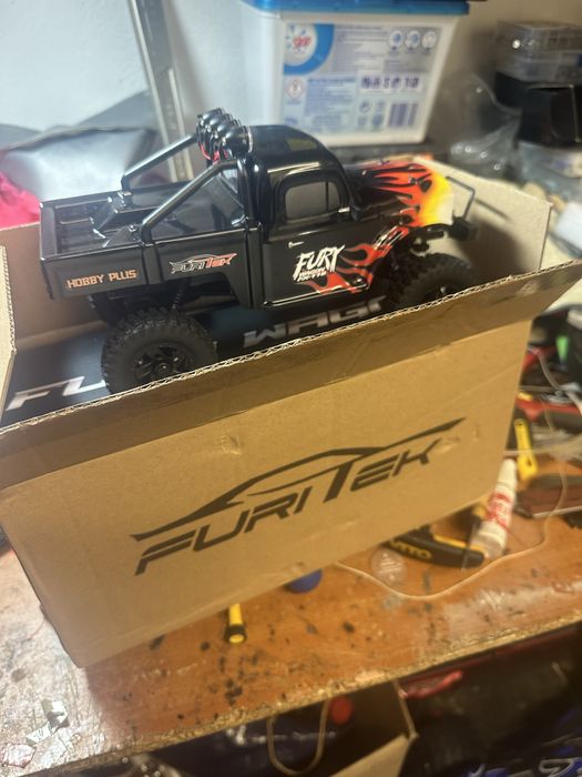 Scale furitek 1/18 novo