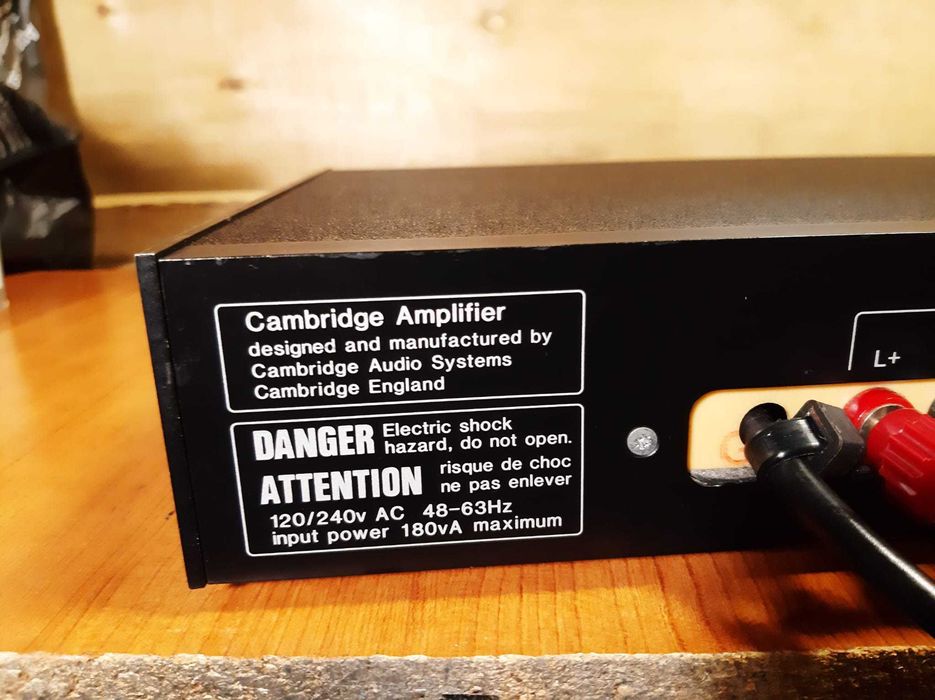 Amplificador Cambridge Audio P55