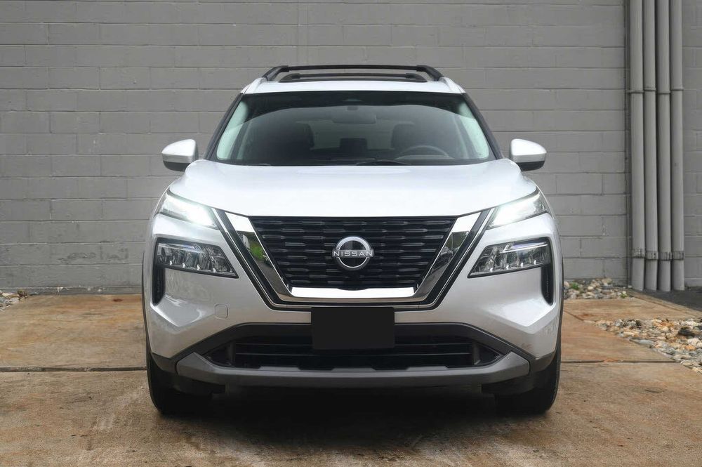 Nissan Rogue SV      2023