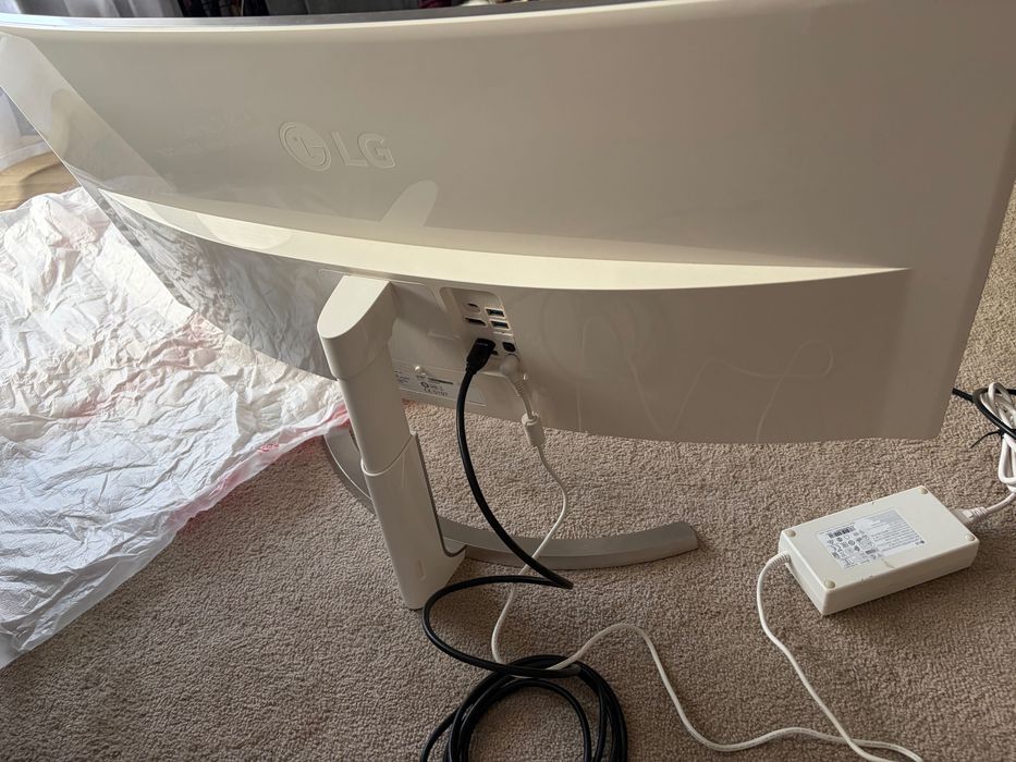 Monitor LG 38UC99